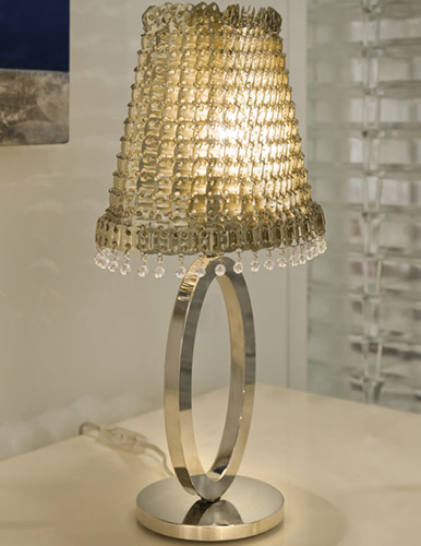 Фото 2 - Настольная лампа Egg с алюминиевым абажуром 