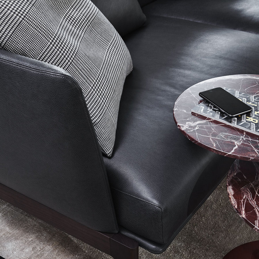 Фото 3 - Секционный диван Chelsea черный 